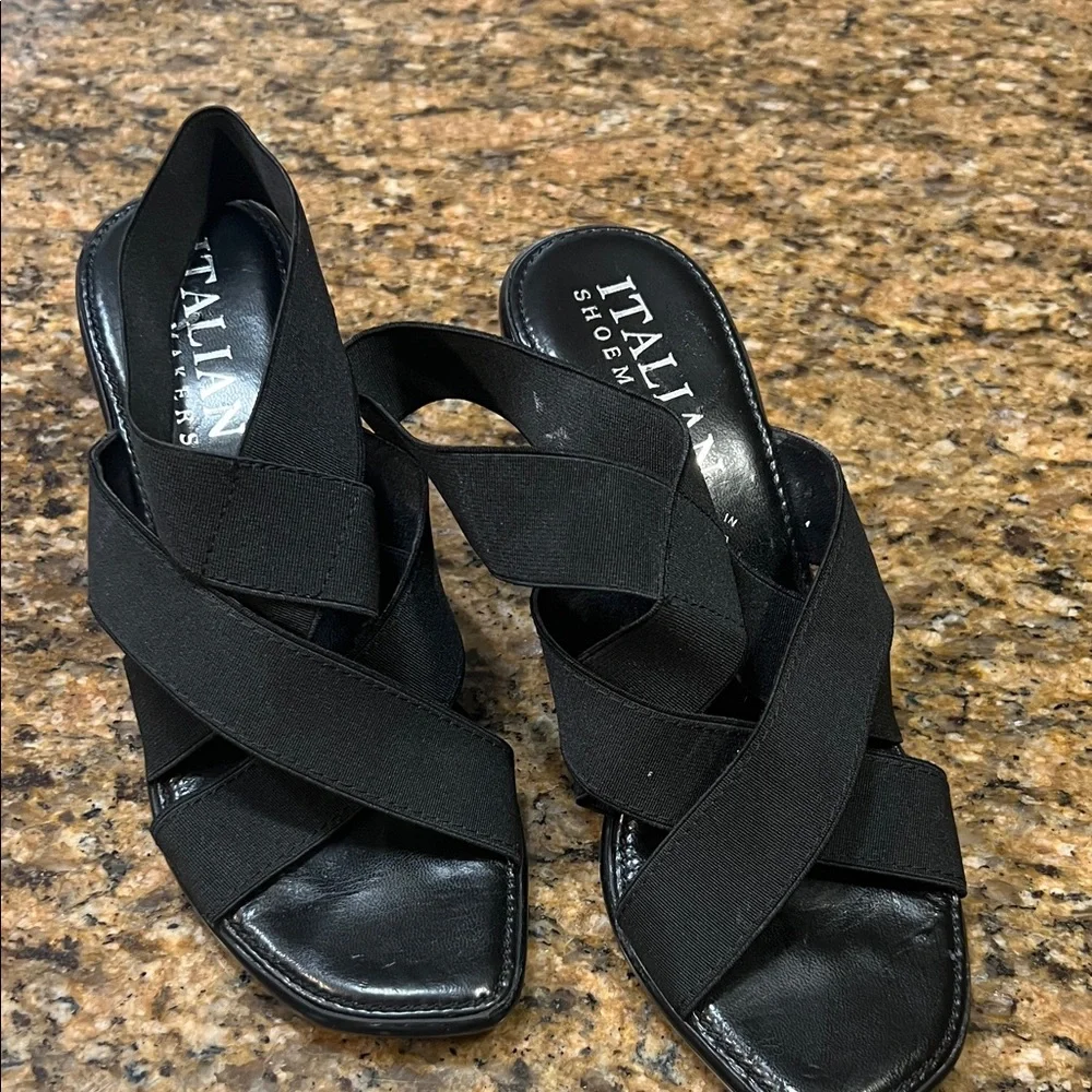Italian Shoemakers Black Crisscross Sandals - Picture 1 of 6